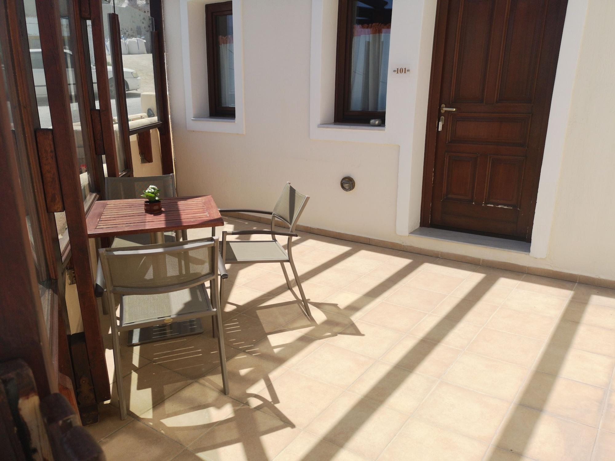 Amerisa Suites & Villa Fira  Ngoại thất bức ảnh