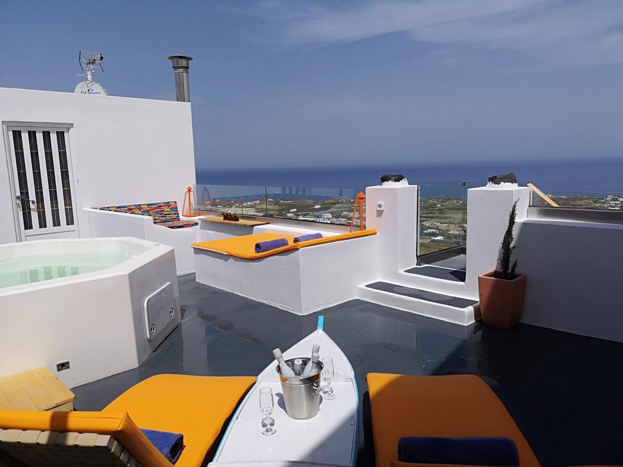 Amerisa Suites & Villa Fira  Phòng bức ảnh